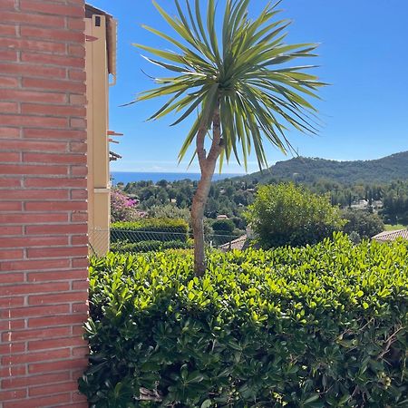 Village Cap Esterel, Piscine, Plage Saint-Raphaël Exterior foto